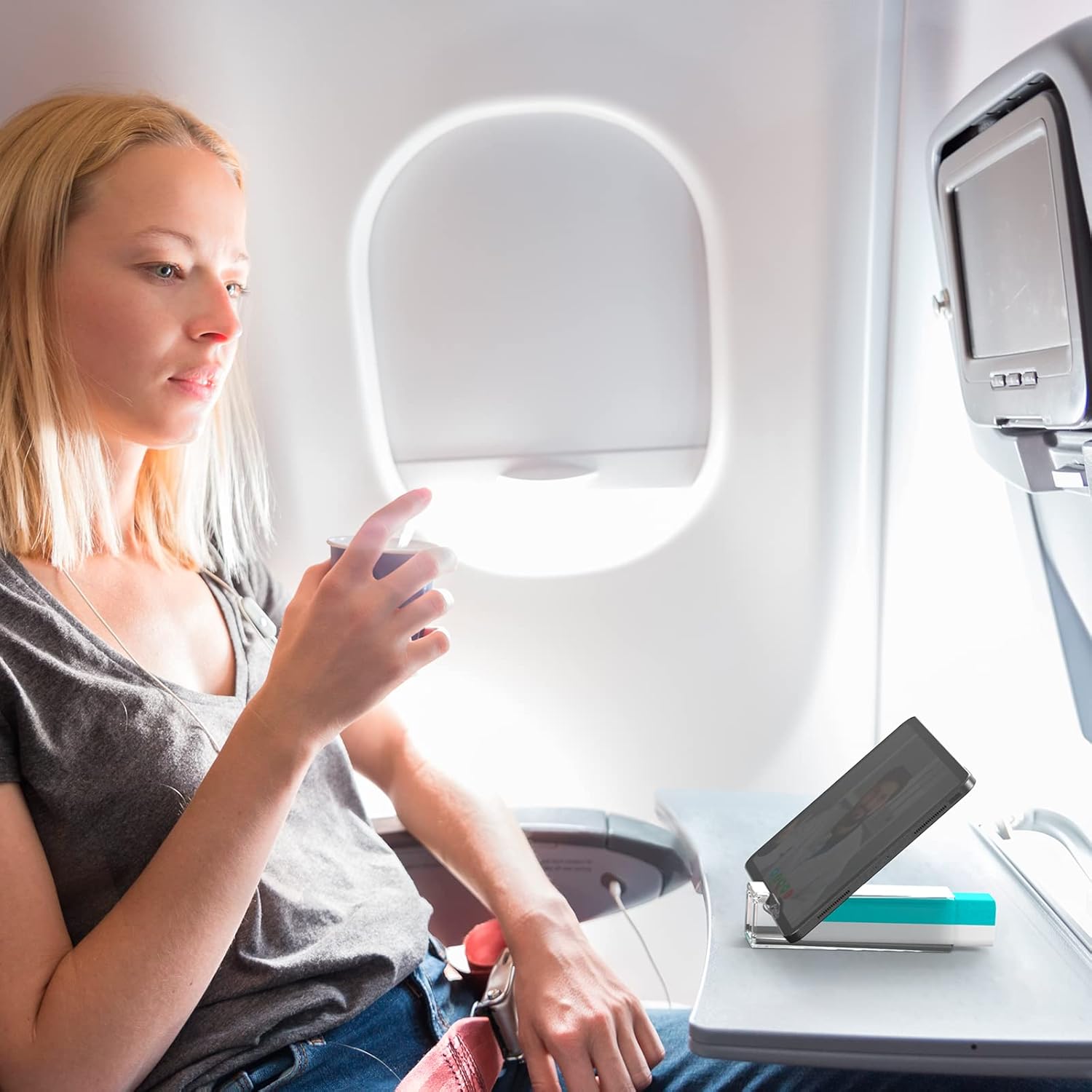 CLEAN Screen Cleaner, Fingerprint Proof Screen Cleaner Spray, All-in-One Cleaner with Microfiber and Shell for All Phones, Laptop and Tablet Screens (Black) - VINE GLOBAL