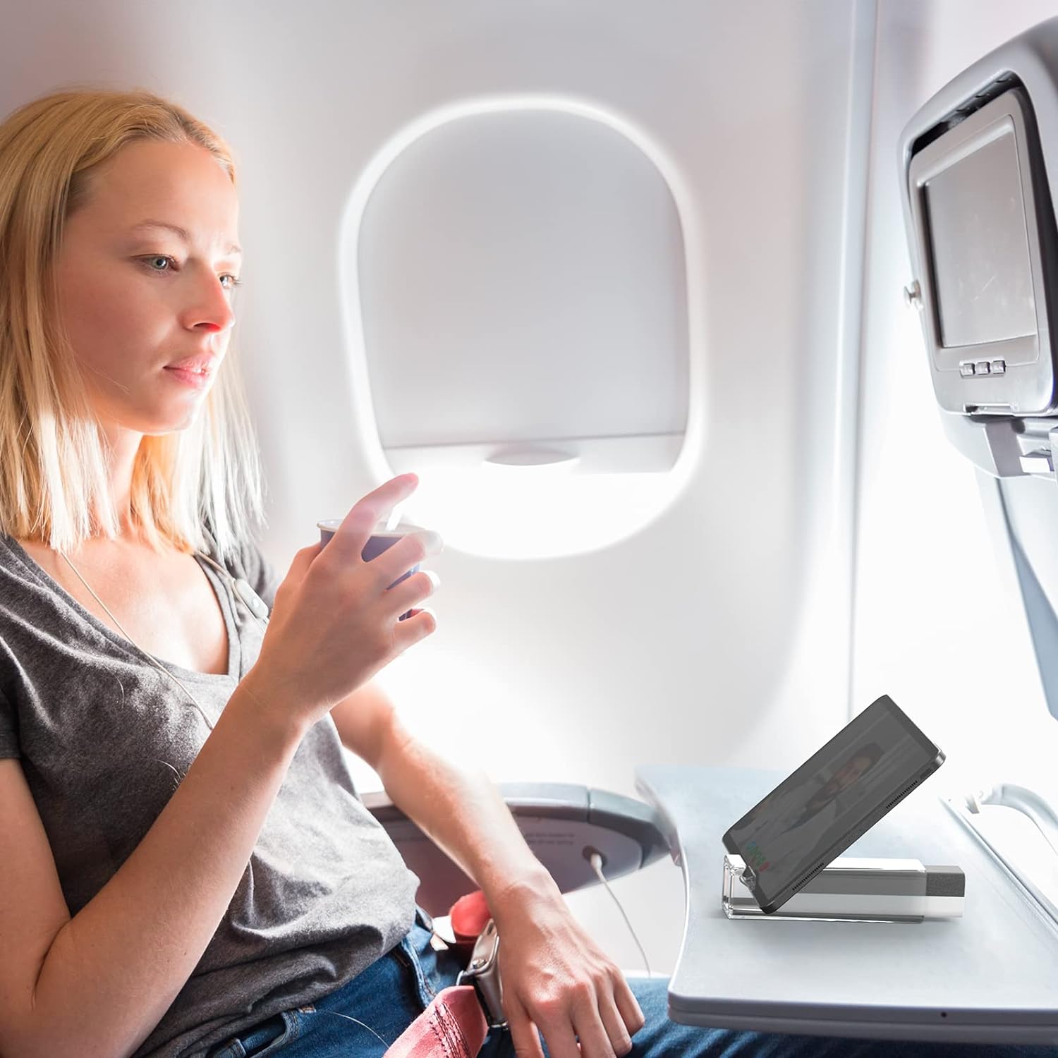 CLEAN Screen Cleaner, Fingerprint Proof Screen Cleaner Spray, All-in-One Cleaner with Microfiber and Shell for All Phones, Laptop and Tablet Screens (Black) - VINE GLOBAL