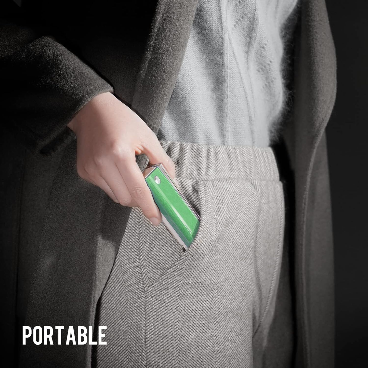 CLEAN Screen Cleaner, Fingerprint Proof Screen Cleaner Spray, All-in-One Cleaner with Microfiber and Shell for All Phones, Laptop and Tablet Screens (Black) - VINE GLOBAL