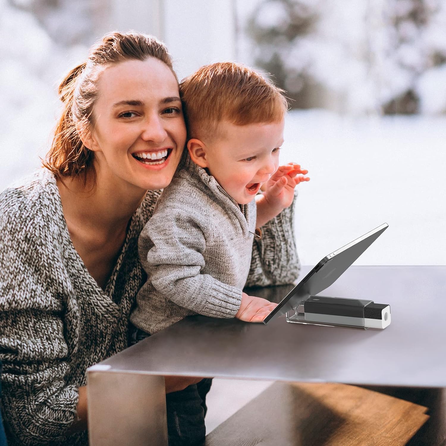 CLEAN Screen Cleaner, Fingerprint Proof Screen Cleaner Spray, All-in-One Cleaner with Microfiber and Shell for All Phones, Laptop and Tablet Screens (Black) - VINE GLOBAL