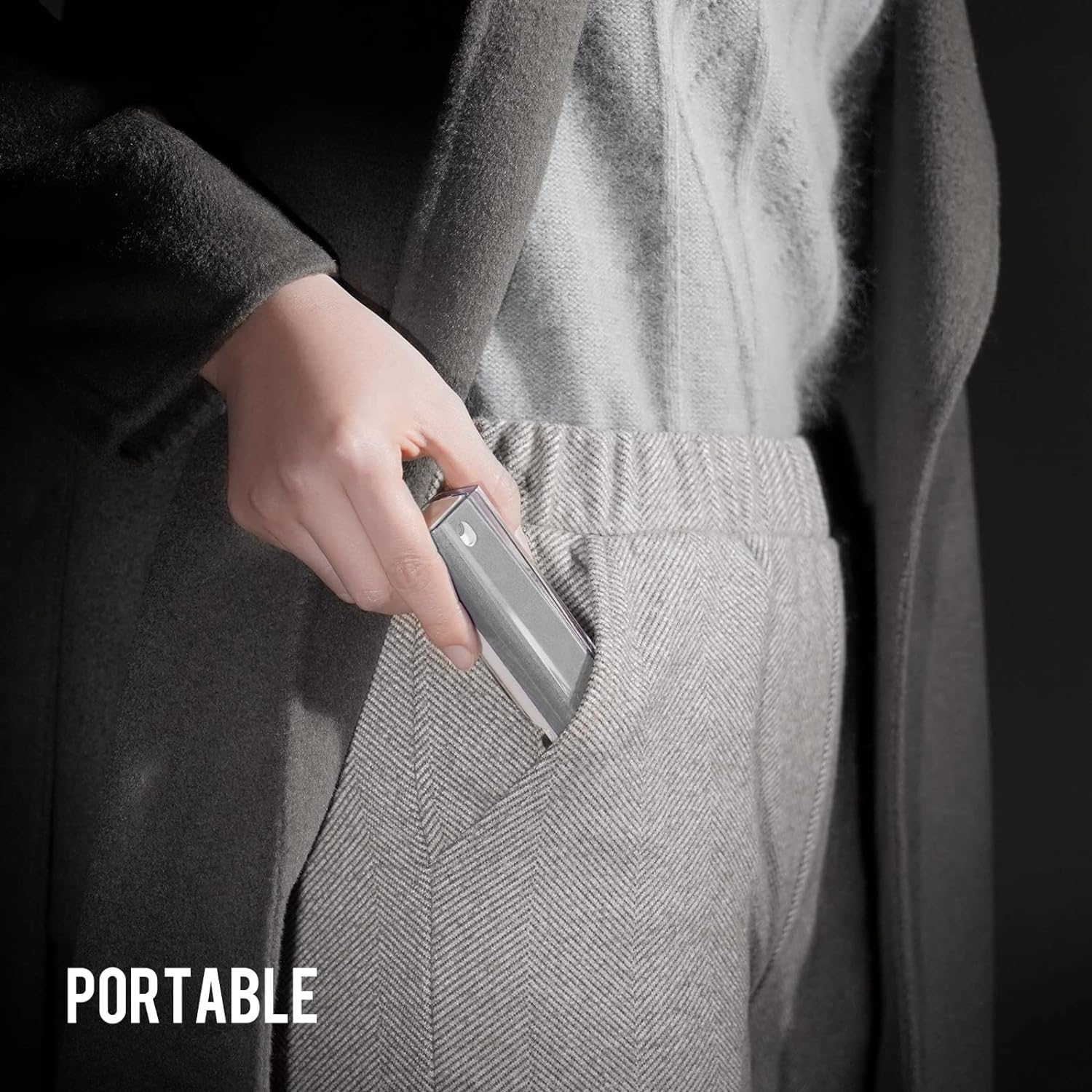 CLEAN Screen Cleaner, Fingerprint Proof Screen Cleaner Spray, All-in-One Cleaner with Microfiber and Shell for All Phones, Laptop and Tablet Screens (Black) - VINE GLOBAL