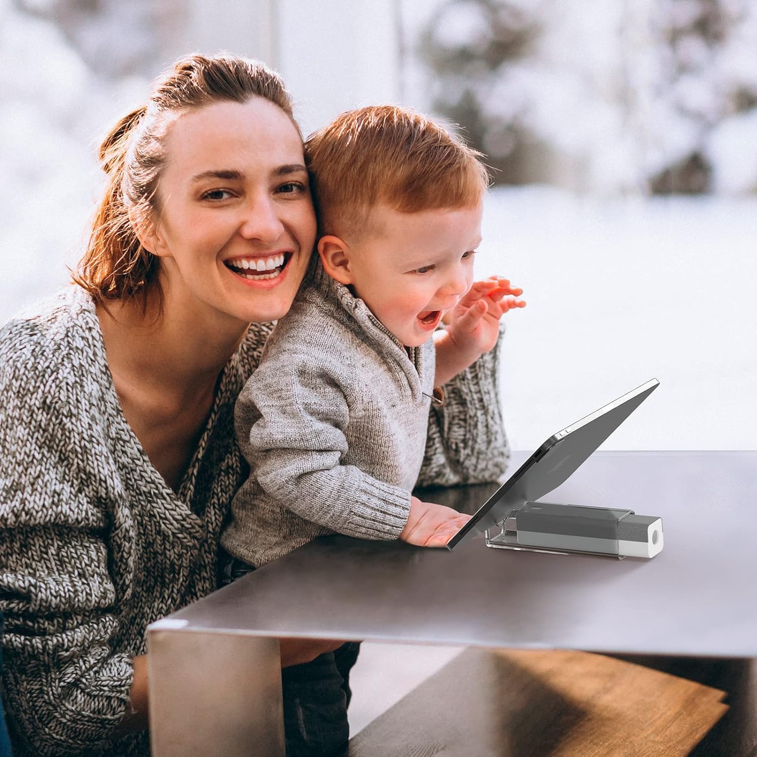 CLEAN Screen Cleaner, Fingerprint Proof Screen Cleaner Spray, All-in-One Cleaner with Microfiber and Shell for All Phones, Laptop and Tablet Screens (Black) - VINE GLOBAL